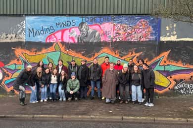 Belfast: Peacewall and Political History Black Taxi Cab Tour