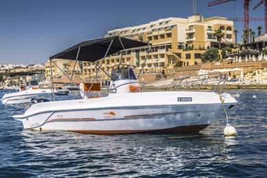 St Julians: Privat motorbåt Comino Blue Lagoon och Gozo