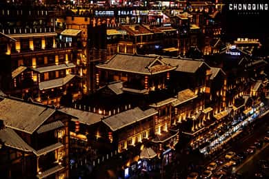 Chongqing: Passeio noturno iluminado com cruzeiro ou Hot Pot