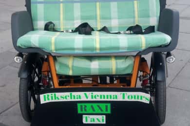 3 hours tour Vienna on RAXI (electric rickshaw)