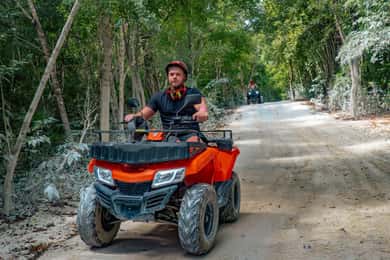 Aventura en quad por Cozumel hasta la Cueva de Jade.