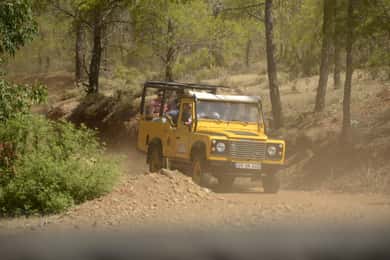 Antalya'dan: Öğle Yemeği ve Transfer ile Tam Gün Jeep Safari
