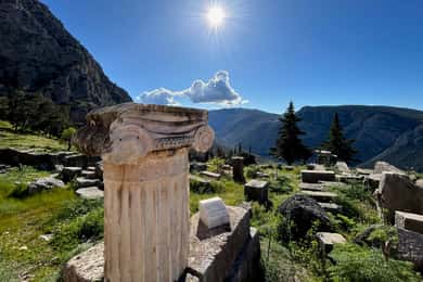 Athens: Full Day Trip Delphi and Arachova