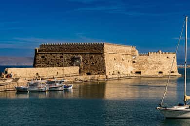 Crete: Day Tour to Heraklion City, Market & CRETAquarium