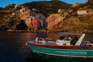 Cinque Terre: Sunset Cruise with Aperitif on Board