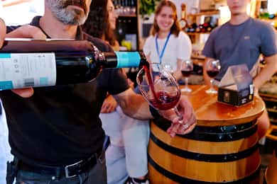Malaga: Vin- og tapastur med smaksprøver og drinker