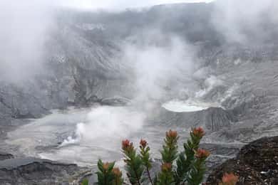 Jakarta: Volcano, Tea/Rice Fields, Hot Spring, Local Food