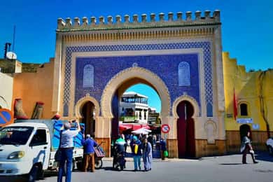 Visite guidée de la Médina de Fès par un guide local et des remparts de Fès en voiture