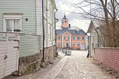 Helsinki VIP Tour and Medieval Porvoo