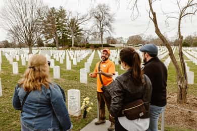 Arlington Cemetery: Kennedy-mindesmærker og vagtskifte