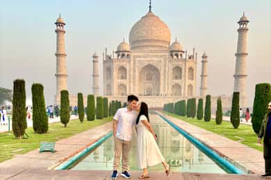 Agra: Taj Mahal and Agra Fort Guided Tour with Skip-the-Line