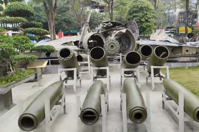 HANOI: MOTORBIKE TO HANOI TRAIN STREET & VIETNAM WAR HISTORY