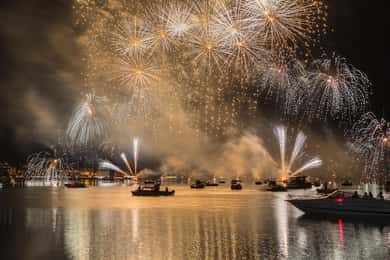 Fireworks Cruise with Drinks