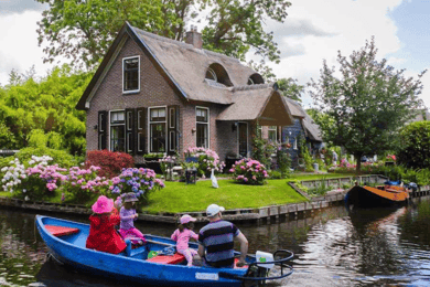 Amsterdamista: Giethoornin opastettu päiväretki ja kanavaristeily