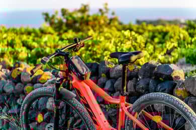 Passeios guiados de bicicleta elétrica em Santorini