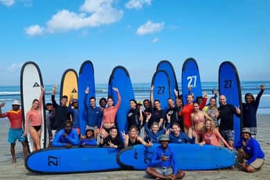 Bali: Aula de surf com visita às praias do sul e espetáculo Kecak