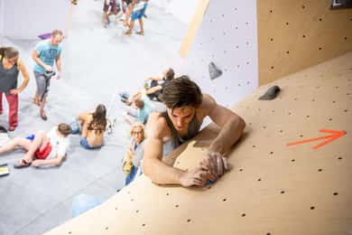 Paris - Bercy Village - Acesso 1 dia de escalada sem limites