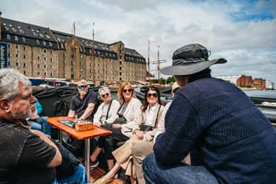 Kopenhagen: Alte Kanäle und versteckte Schätze – Bootstour mit Geselligkeit