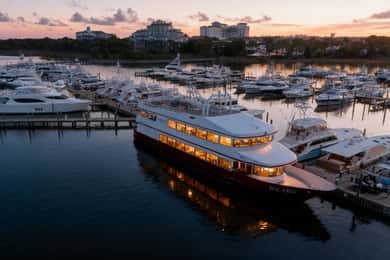 Destin：日落晚餐巡航配现场音乐