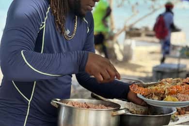 Negril: 7-Miles Beach & Rick's Cafe Sunset Experience