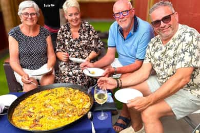 Valencia: Paella-kookles met tapas en drankjes