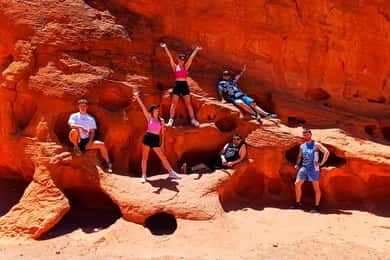 From Las Vegas: Valley of Fire Full-Day Guided Tour w/ Lunch
