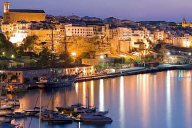 Menorca: Mahon Guided Walking Tour with History & Tastings