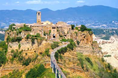 From Rome: Bagnoregio & Orvieto Day Trip with Wines & Lunch