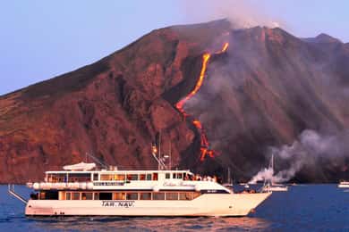 De Milazzo: Passeio noturno de barco por Panarea e Stromboli