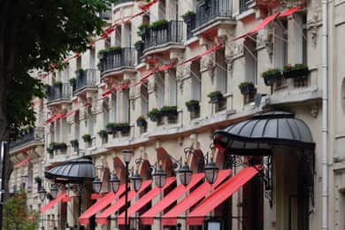 Paris VIP: Fashion & Shopping Guided and Driven Tour 8hrs