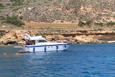 Islas Egadi: crucero de un día con degustación de productos locales.