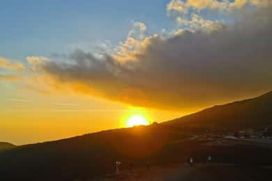 Catania: Trektocht bij zonsondergang op de Etna met wijnproeverij