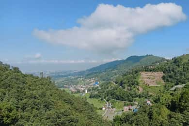 Amanecer en Nagarkot y Caminata al Puente Colgante con Cascada