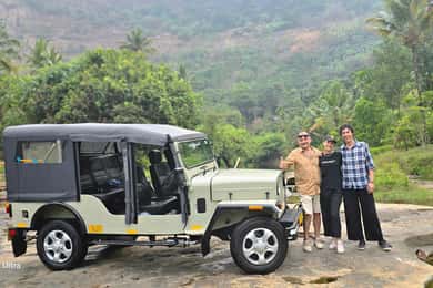 Munnar: Jeep Safari ad Anakulam alla scoperta degli elefanti selvatici