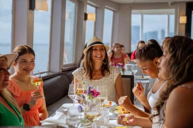 Newport Beach: Champagne- och brunchbuffé Stadskryssning