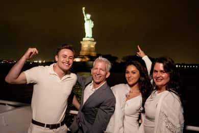 NYC: Manhattan Skyline Dining Cruise