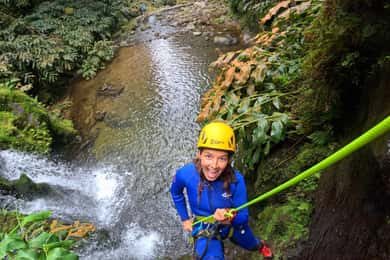 Canyoning in Ribeira dos Caldeirões – Abenteuer am versteckten Wasserfall