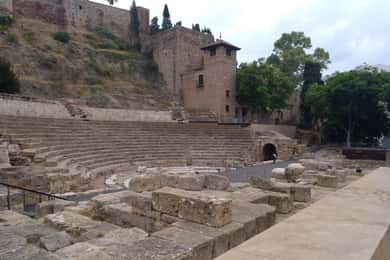 Malaga: long highlights tour with skip-line-tickets