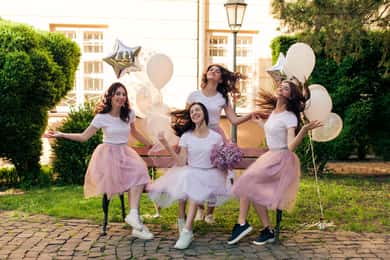 Düsseldorf: Girls-Only-Tour mit Shots, Party, Spaß & Spiel