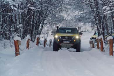Ushuaia: 4x4 Off Road: Escondido and Fagnano Lakes - Winter
