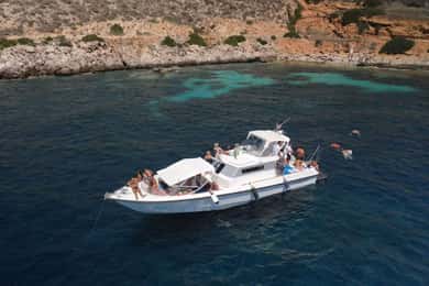 From Trapani: Favignana and Levanzo Yacht Tour with Lunch