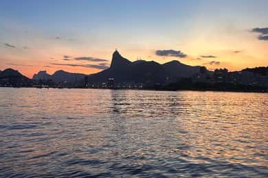 Río de Janeiro: Excursión en lancha rápida - Atardecer con cerveza