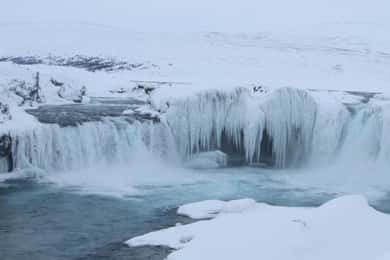 Akureyri: Goðafoss, julhuset och skogslagun-tur