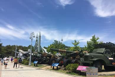 Séoul : visite du mémorial de guerre, du temple Jogyesa et du parc Tapgol