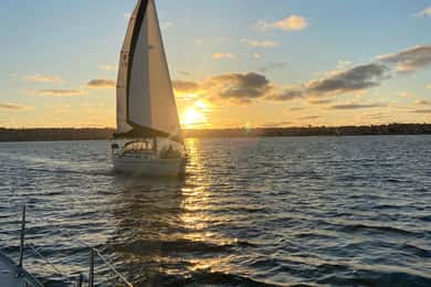 San Diego: Sunset and Day Sailing Excursion with Drinks