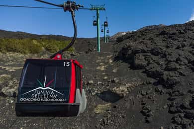 De Etna: Ticket voor kabelbaan en 4x4 bus heen en terug