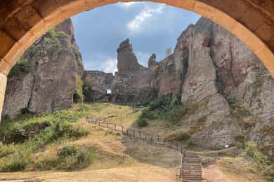 Von Sofia: Belogradchik Festung & Venetsa Höhle 12 Stunden Tour