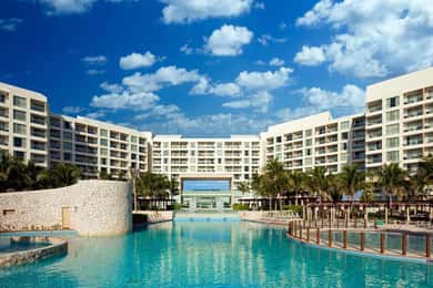 Prywatny transfer z lotniska CUN do The Westin Lagunamar Ocean