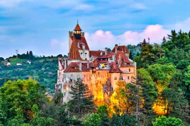 Bucharest: Day Trip 3 Castles Cantacuzino, Peles , Dracula’s