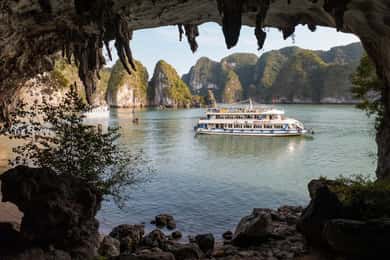 De Hanói: viagem de 1 dia em cruzeiro de luxo pela Baía de Halong